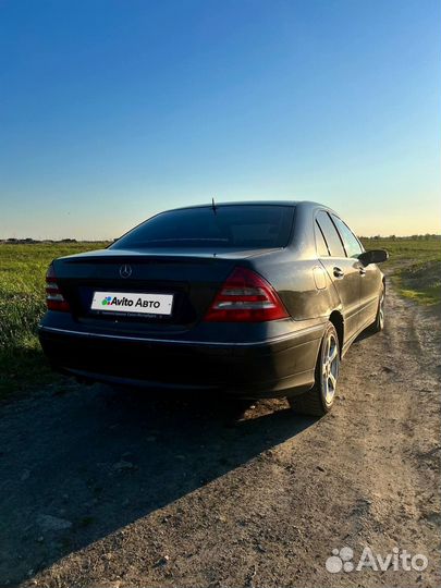 Mercedes-Benz C-класс 2.5 AT, 2006, 299 997 км