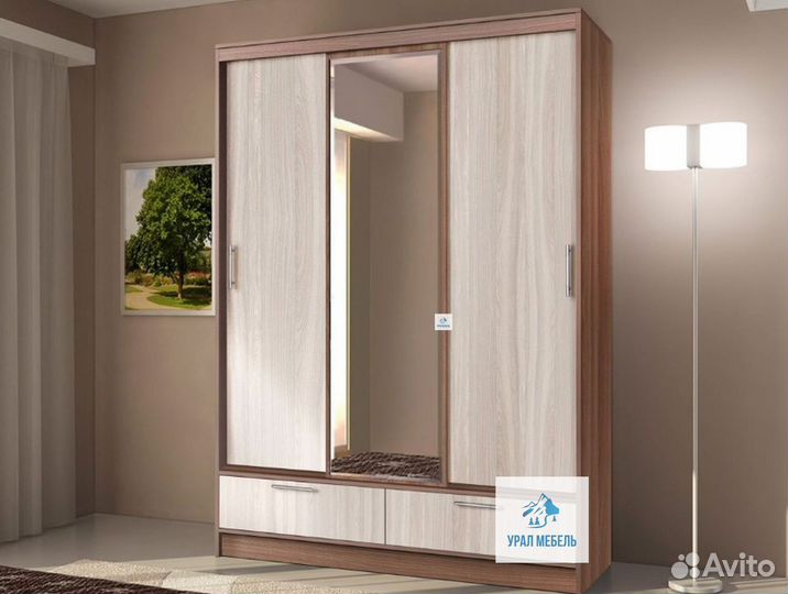 Шкаф-купе. Шкаф для одежды с зеркалом