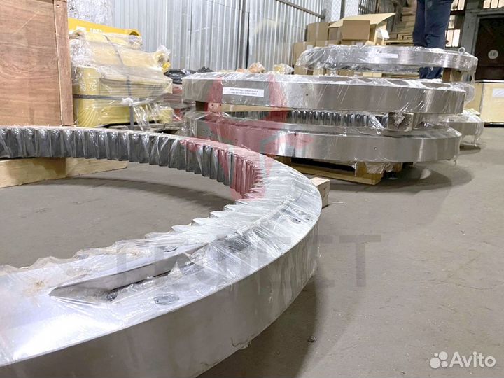 Поворотный круг Komatsu PC240LC-7K