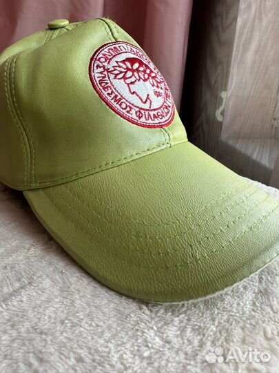 Кепка кожаная женская