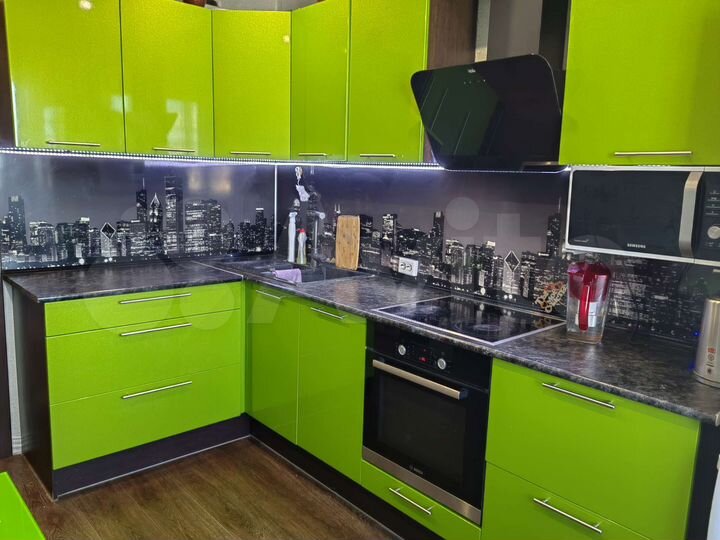 2-к. квартира, 54 м², 8/10 эт.