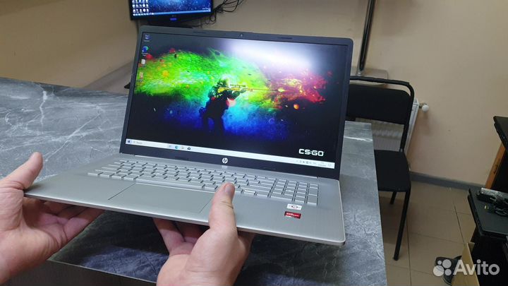 Ноутбук Hp (17.3