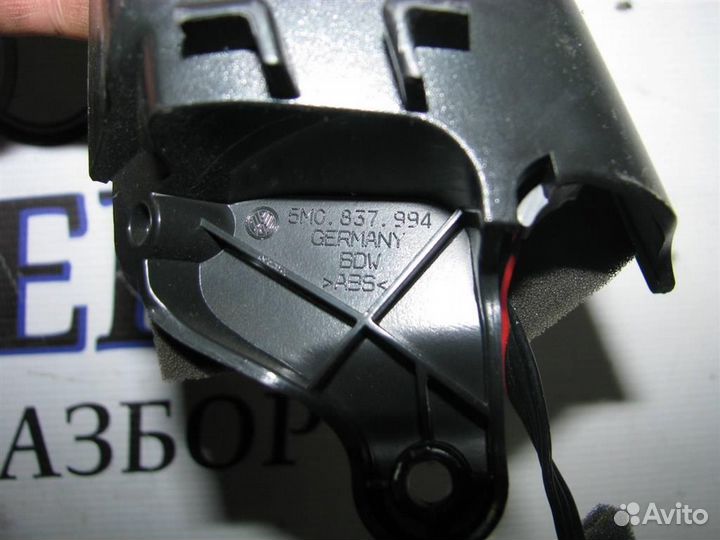 Крышка зеркала внутренняя правая VW Golf V Plus 2