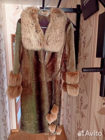 Шуба натуральная мутоновая 44 размер
