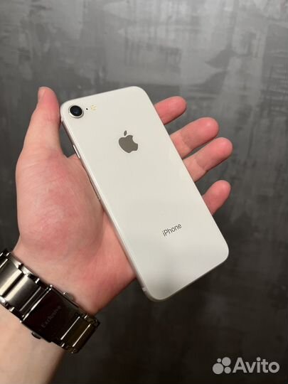 iPhone 8, 128 ГБ