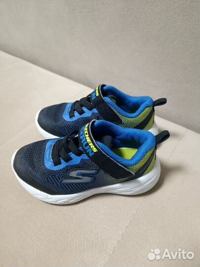 Кроссовки детские 24