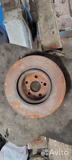 Диск тормозной Toyota avensis 03-08г