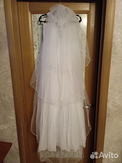 Свадебное платье 46 48 бу