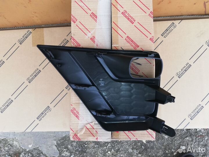 Накладка птф/форсунки/шторки Toyota LC150