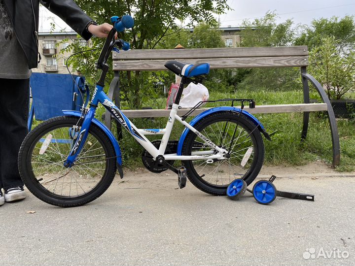 Велосипед детский четырехколесный