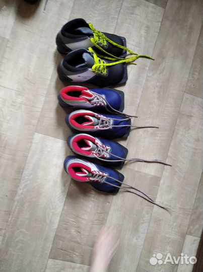 Лыжи детские бело голубые с красным 100 см