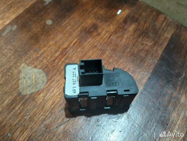 Кнопка Audi A6 C6 4F1927227A 4F1927227 (ящик 12)