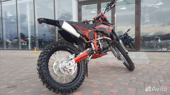 Мотоцикл BSE Z10