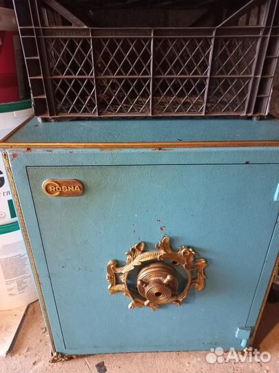 Продам сейф