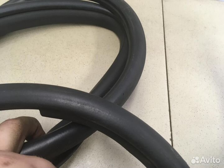 Уплотнитель (внутри) Corolla E15 2006-2013