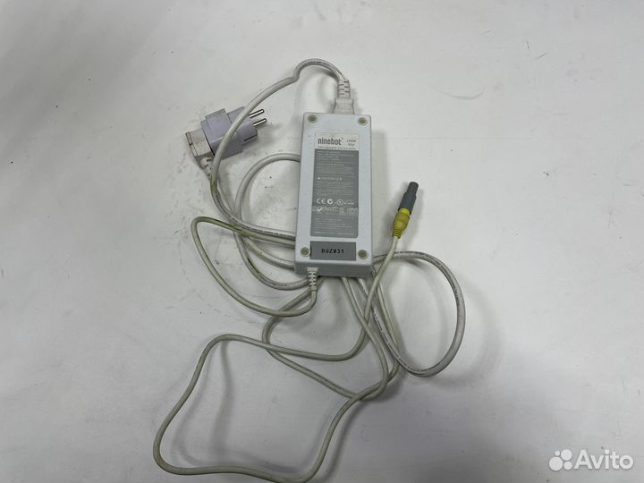 Зарядное устройство NineBot 61V 120W б/у