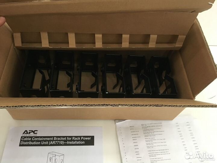 Кабельный органайзер APC AR7710 новый