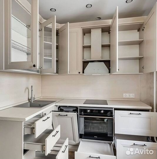 Кухонный гарнитур в стиле хай тек