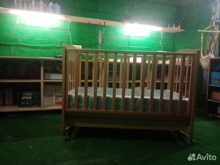 Детская кроватка