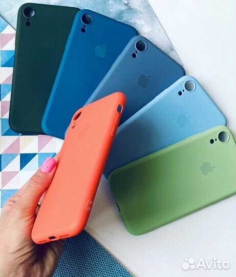 Чехол на iPhone XR с яблоком