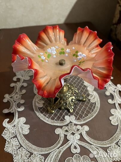 Конфетница на ножке