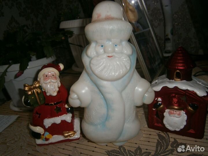 Дед мороз и 2 сувенира под свечи новогодние