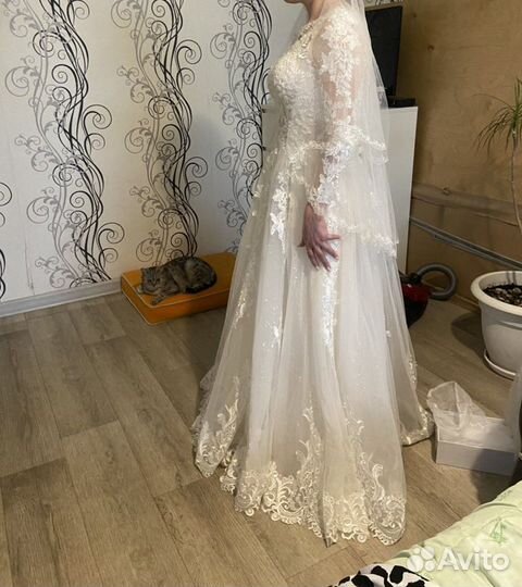 Свадебное платье 44 46 бу