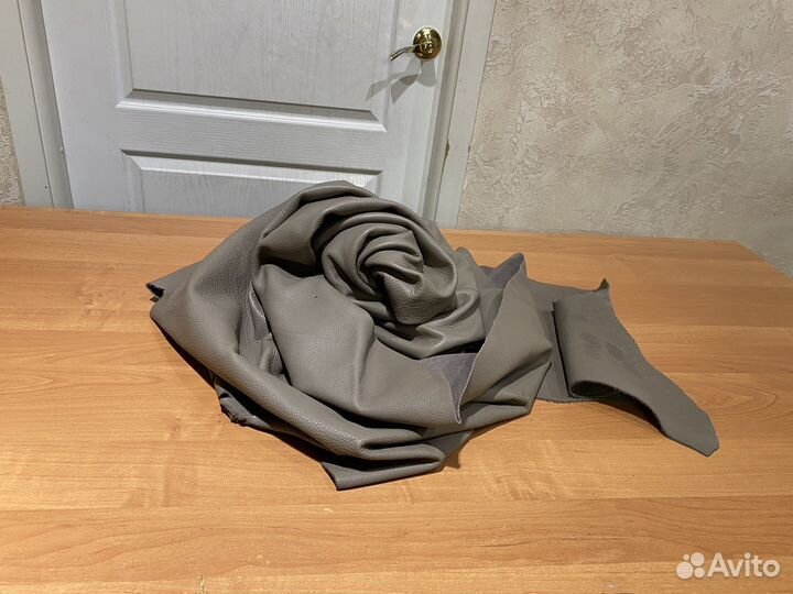 Натуральная кожа крс 1,4 мм цв. бежевый 187дм2 шку