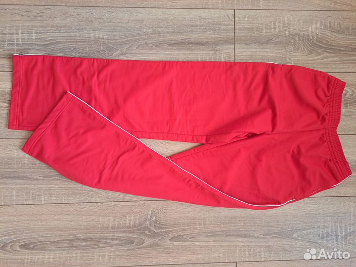 Спортивный костюм женский