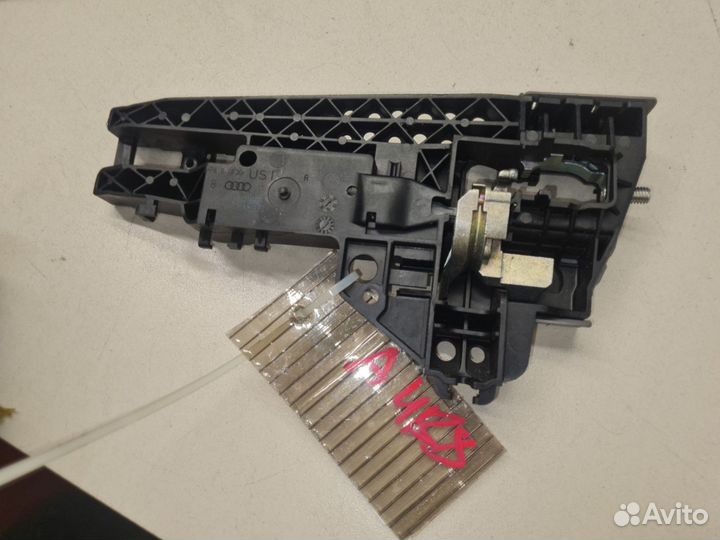 Кронштейн ручки двери передней правой Audi A4 B8 2007-2015