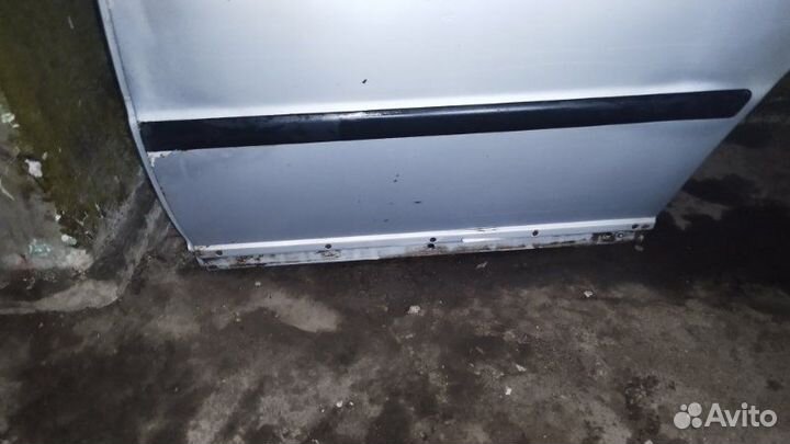 Дверь боковая задняя левая Volkswagen Passat B5