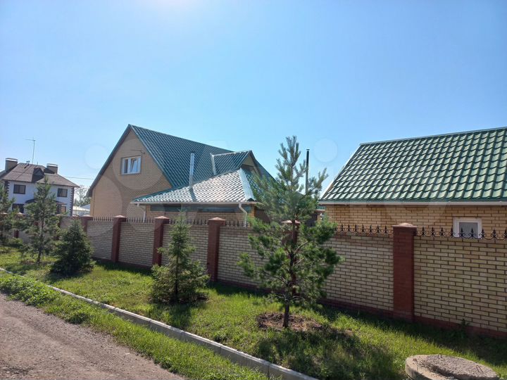 Коттедж 207 м² на участке 12 сот.