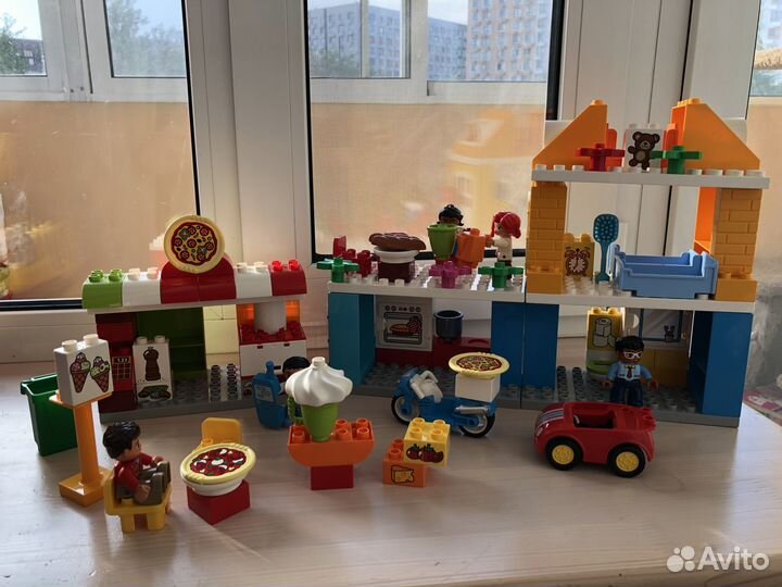 Lego duplo 10834 Пиццерия и 10835 Семейный дом