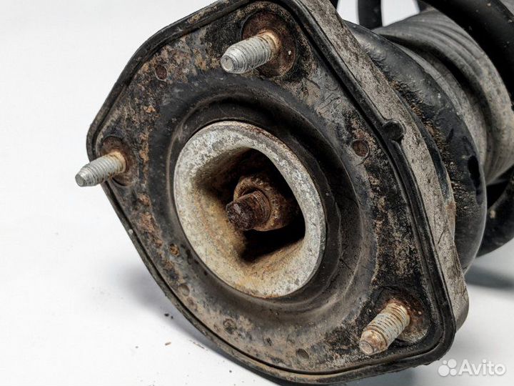 Стойка подвески задняя левая Hyundai Tucson JM