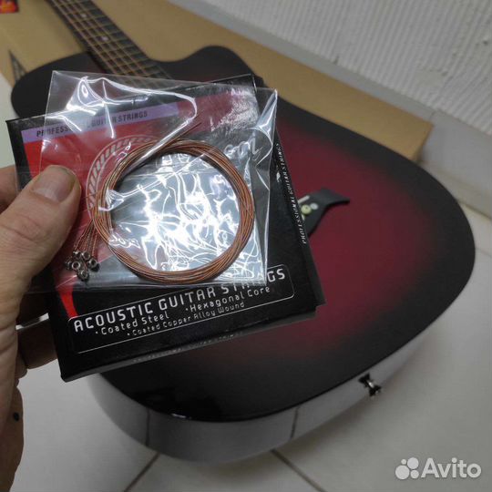 Гитара новая + запасные струны+медиатор