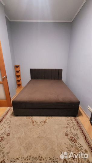 Кровать двухспальная с матрасом бу 160 200