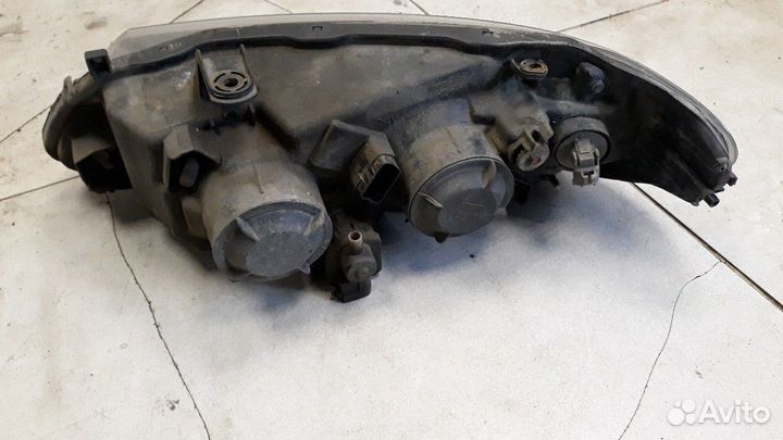 Фара передняя правая Nissan Almera