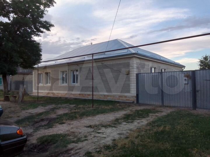 Дом 1100 м² на участке 15 сот.