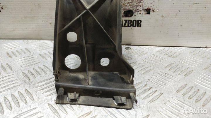 Кронштейн порога задний левый Audi A8 седан BFM