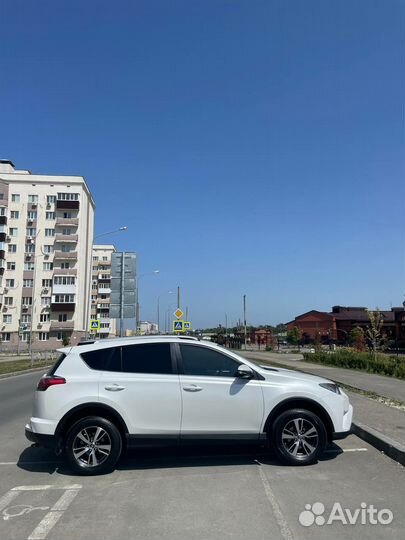 Toyota RAV4 2.2 AT, 2019, 100 000 км