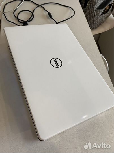 Ноутбук Dell белый