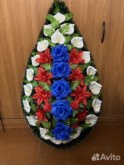 Венки, корзины, вазы а ассортименте и на заказ