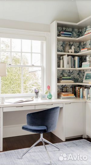 Детская рабочая зона у окна