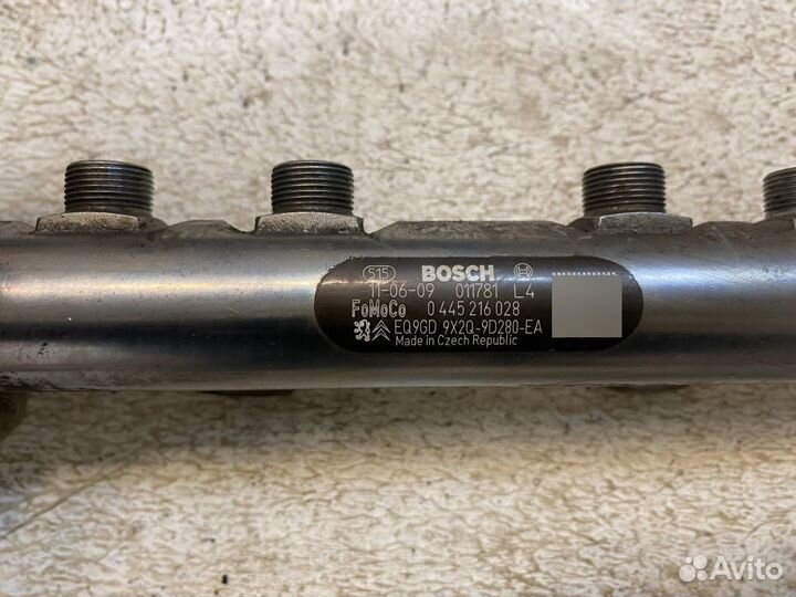 Топливная рампа Land Rover Discovery 4 L319 3.0