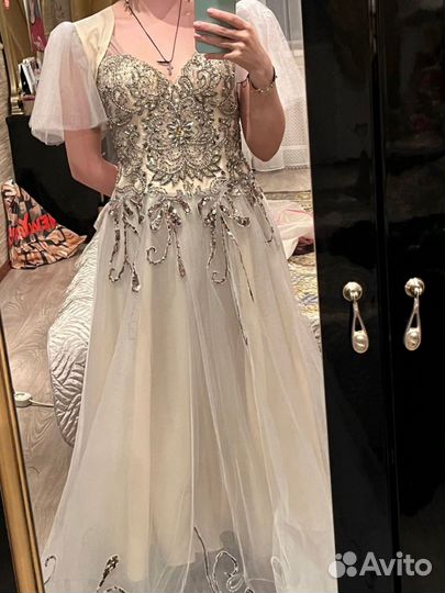 Вечернее платье