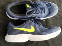Беговые кроссовки Nike revolution