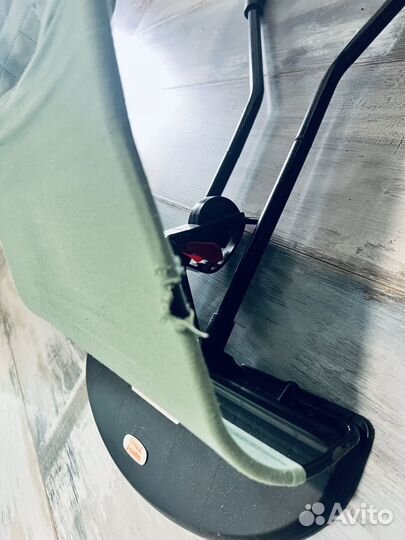 Шезлонг детский