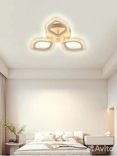 Люстра новая