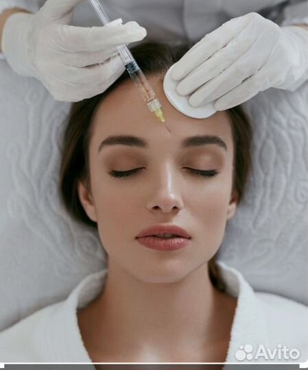 Врач косметолог