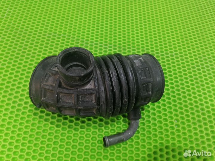 Патрубок воздушный Ниссан Скайлайн 34